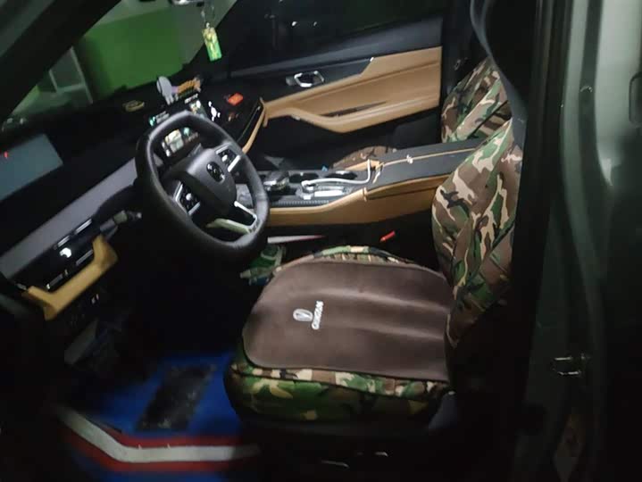 Photo 9 - Changan UNI-K