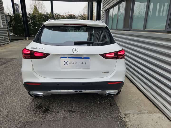 Фото 4 - Mercedes-Benz GLA-Class