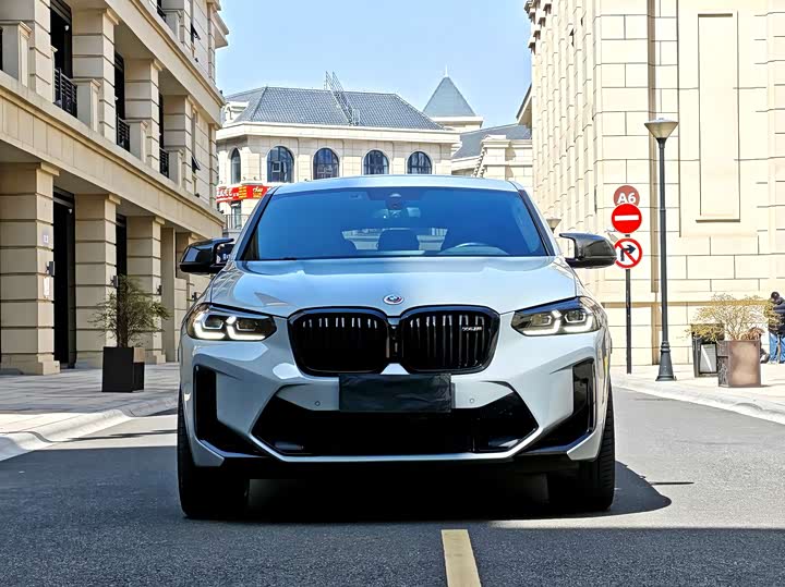 Photo 1 - BMW X4 M