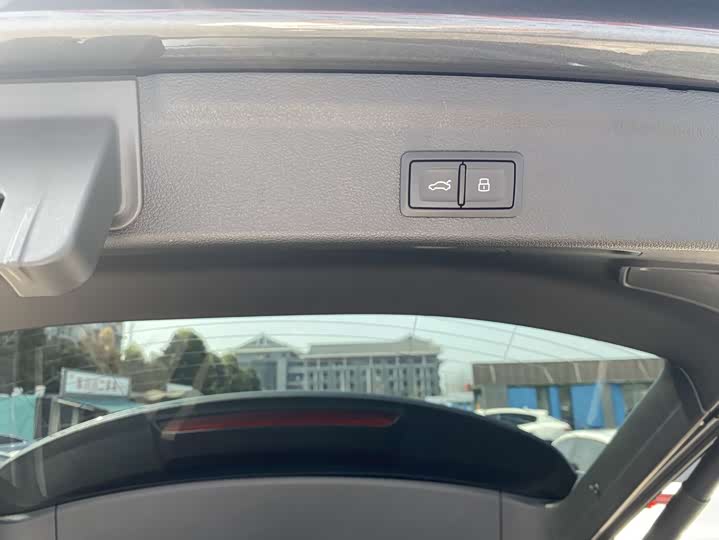 Фото 8 - Audi Q3