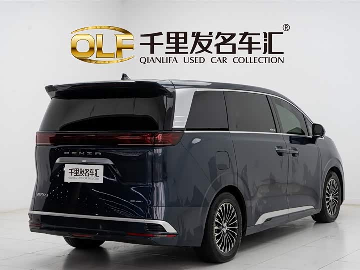 Фото 4 - Denza D9