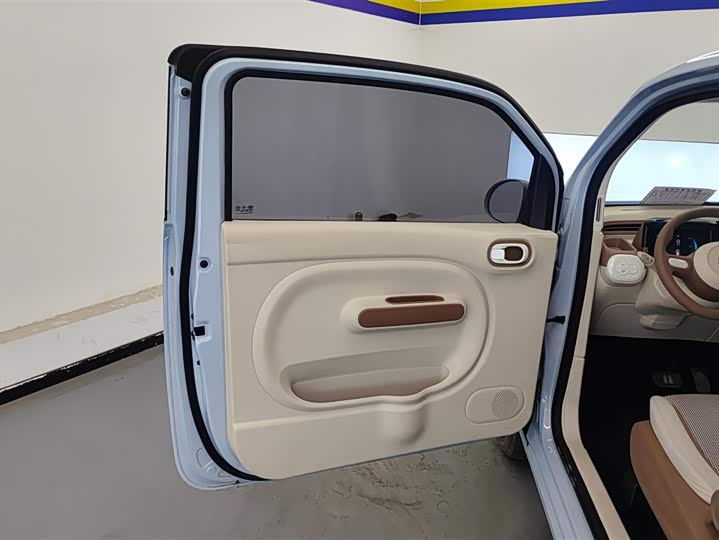 Фото 7 - Bestune Pony