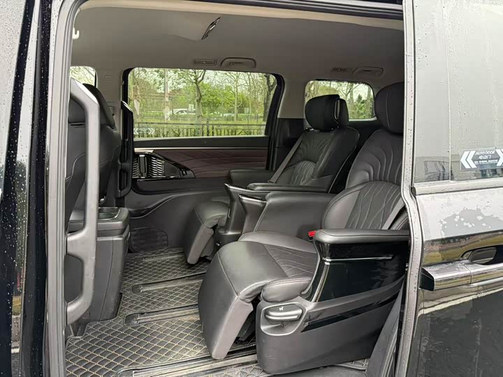 Фото 6 - GAC Trumpchi E9