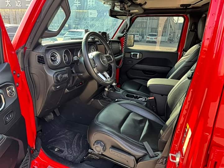 Photo 4 - Jeep Gladiator