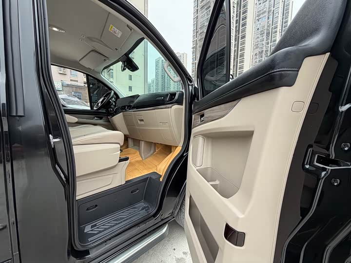 Photo 5 - Ford Tourneo