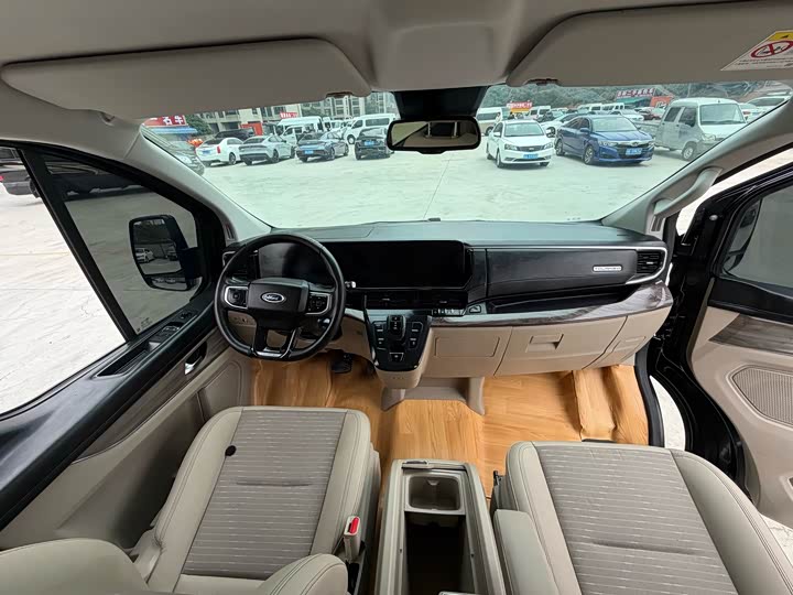 Photo 7 - Ford Tourneo