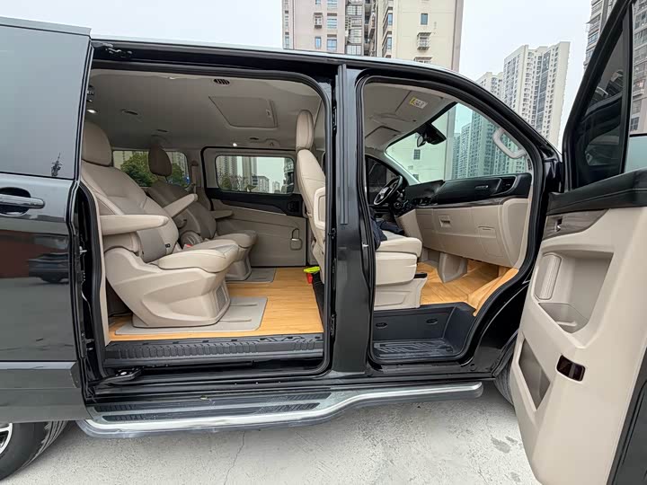 Photo 9 - Ford Tourneo