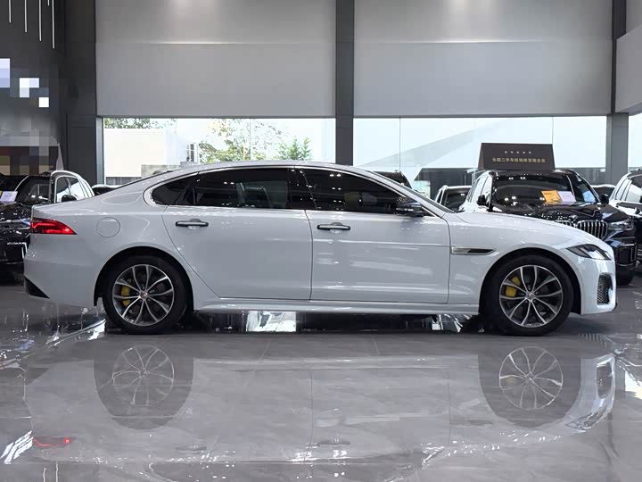 Фото 3 - Jaguar XF L