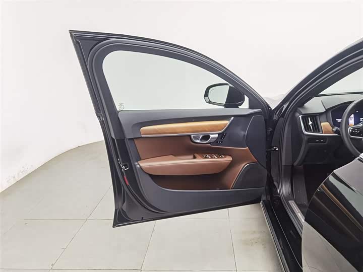 Фото 8 - Volvo S90 Hybrid