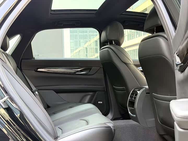 Фото 8 - Cadillac CT6