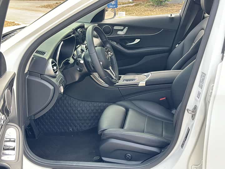 Фото 9 - Mercedes-Benz C-Class