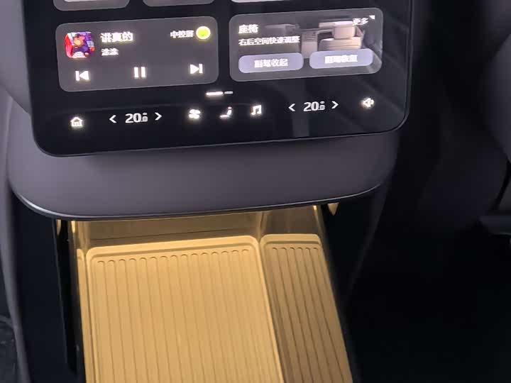 Фото 7 - Nio ES8