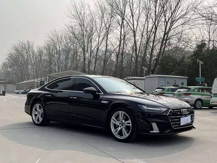 Фото 6 - Audi A7L