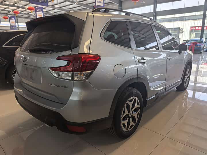 Photo 4 - Subaru Forester