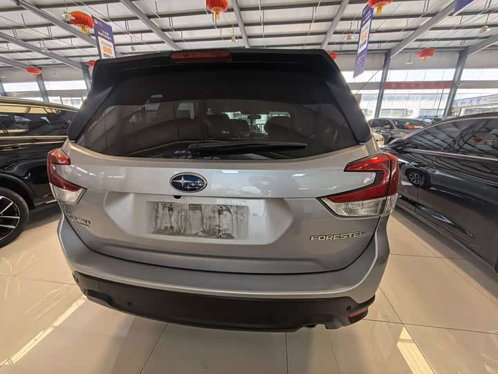 Photo 5 - Subaru Forester