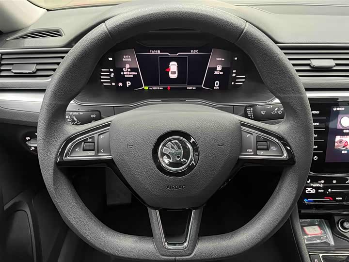 Photo 3 - Skoda Superb