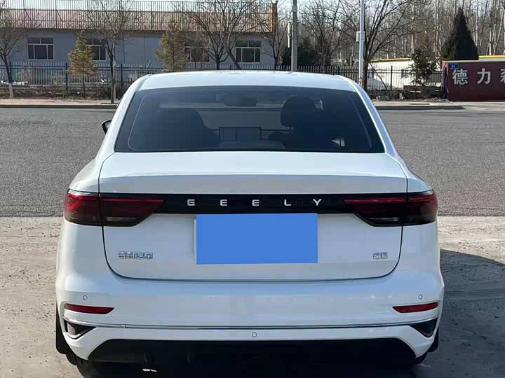 Фото 5 - Geely Emgrand