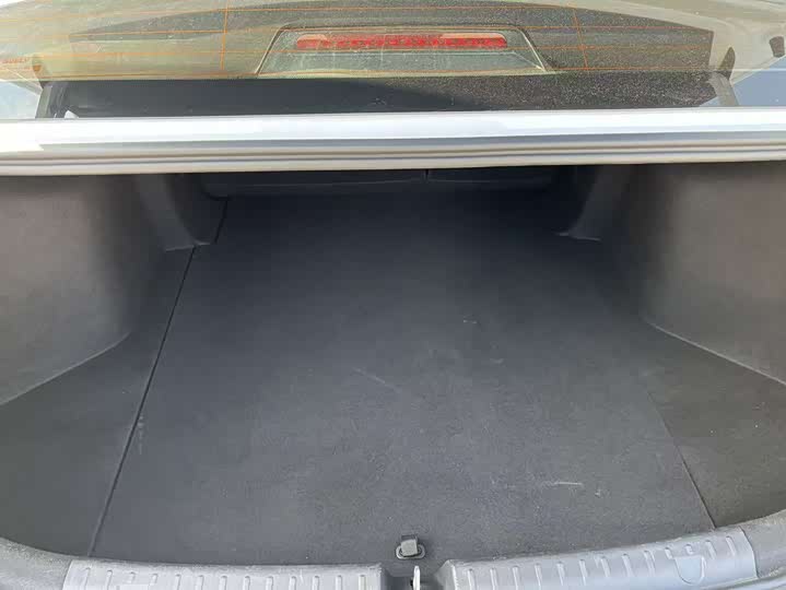 Фото 9 - Geely Emgrand