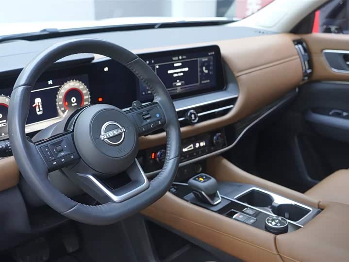 Фото 7 - Nissan Pathfinder