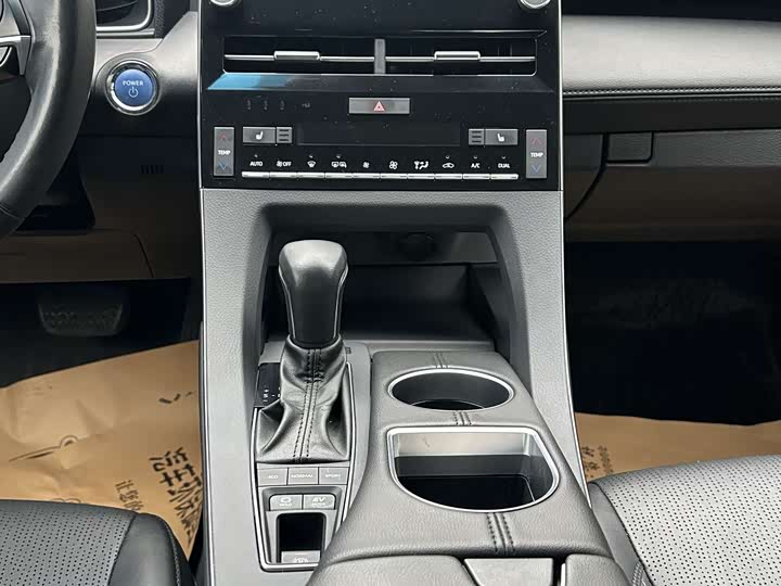 Photo 4 - Toyota Avalon