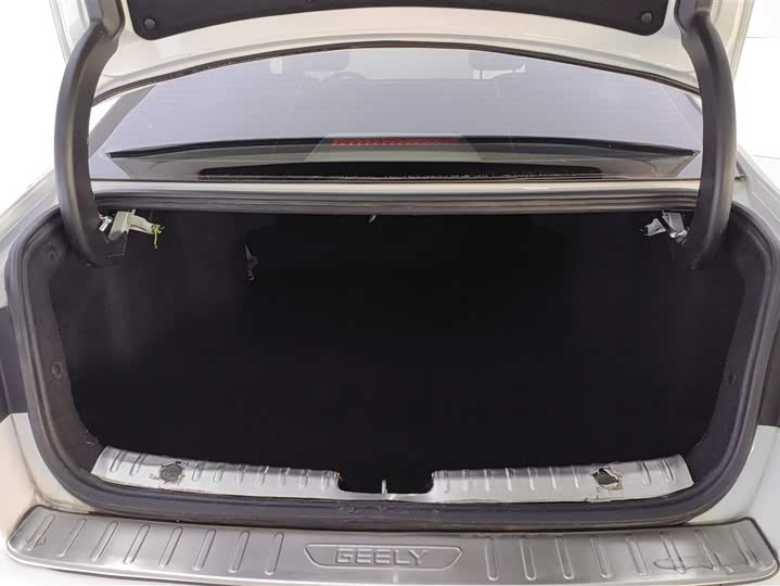 Фото 4 - Geely Emgrand GL