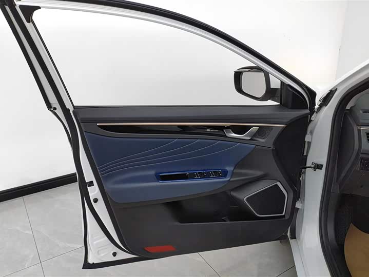 Фото 7 - Geely Emgrand GL