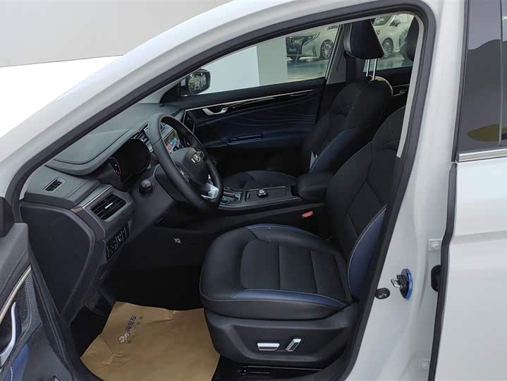 Фото 9 - Geely Emgrand GL