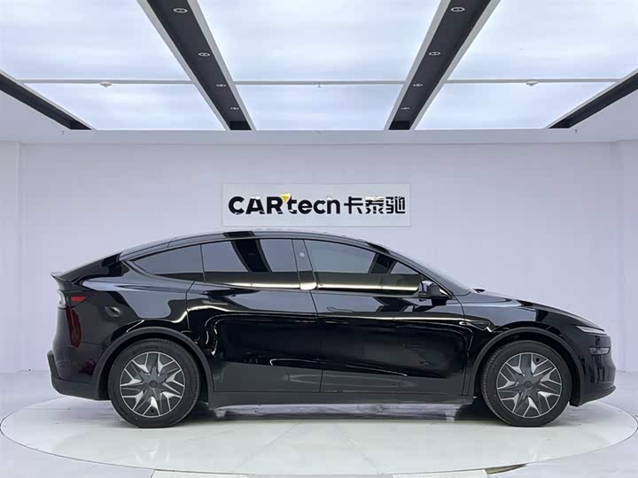 Фото 6 - Tesla Model Y
