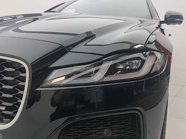 Фото 4 - Jaguar XF L