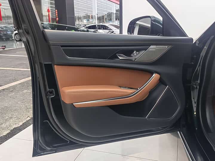 Фото 8 - Jaguar XF L