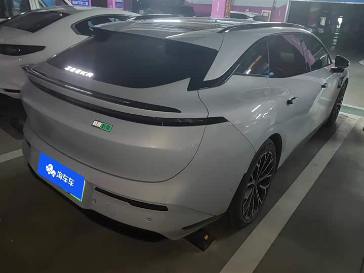 Фото 3 - Zeekr 007 GT