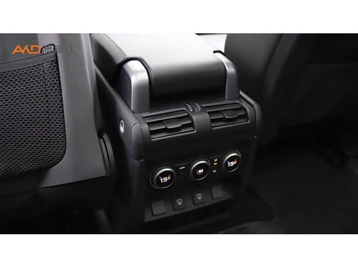 Фото 9 - Land Rover Defender