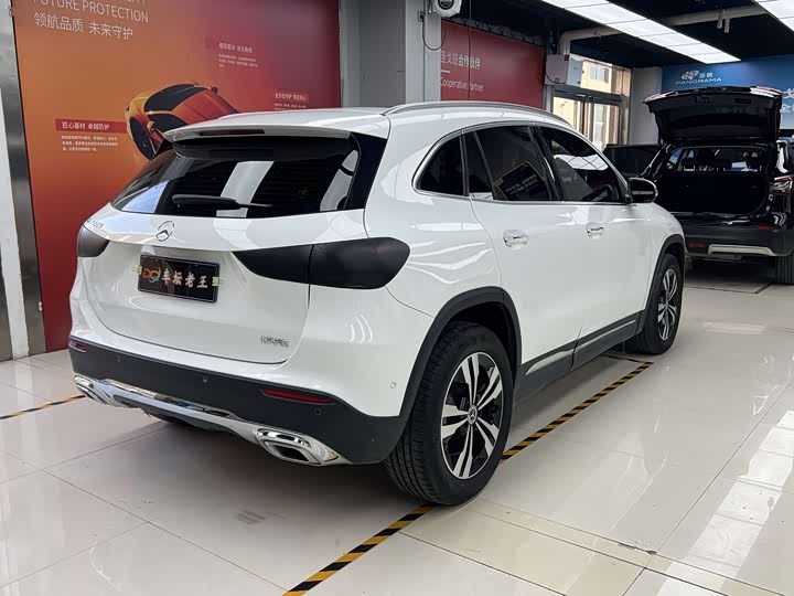 Фото 4 - Mercedes-Benz GLA-Class