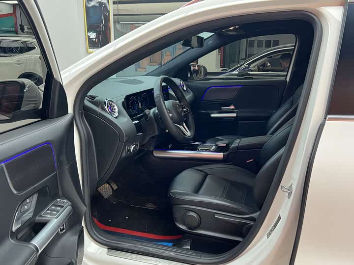 Фото 7 - Mercedes-Benz GLA-Class