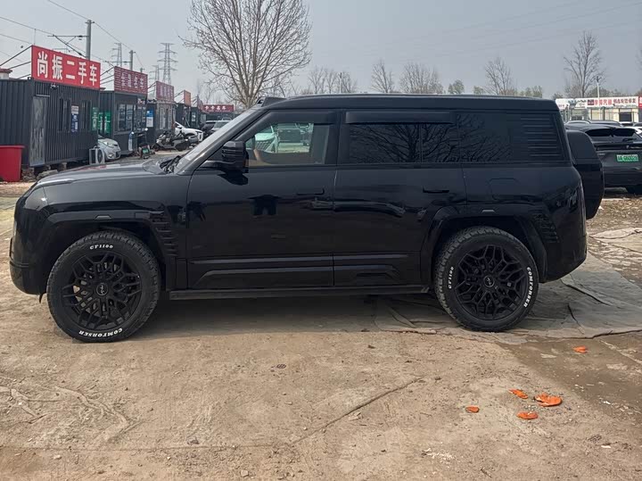 Photo 3 - BYD Yangwang U8