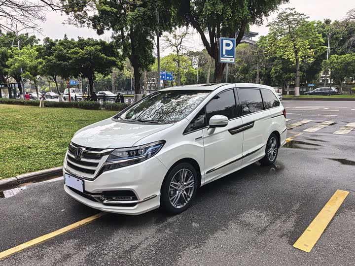 Фото 1 - Honda Elysion