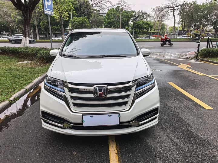 Фото 2 - Honda Elysion