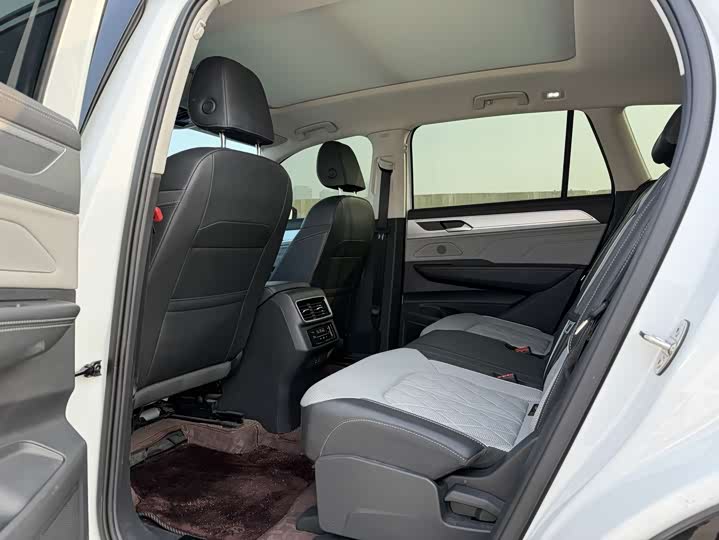 Фото 9 - Volkswagen Tavendor