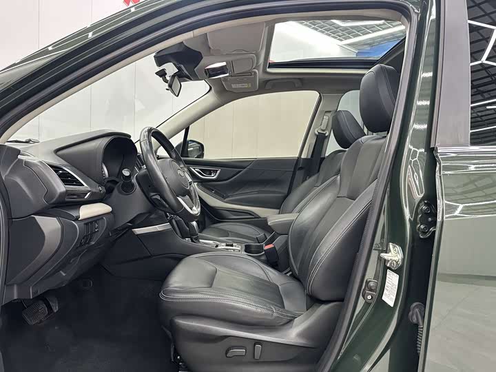 Фото 4 - Subaru Forester