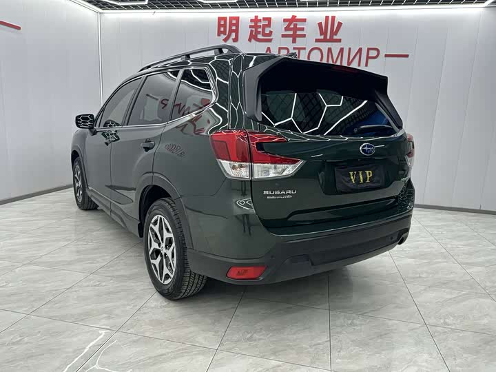 Фото 8 - Subaru Forester