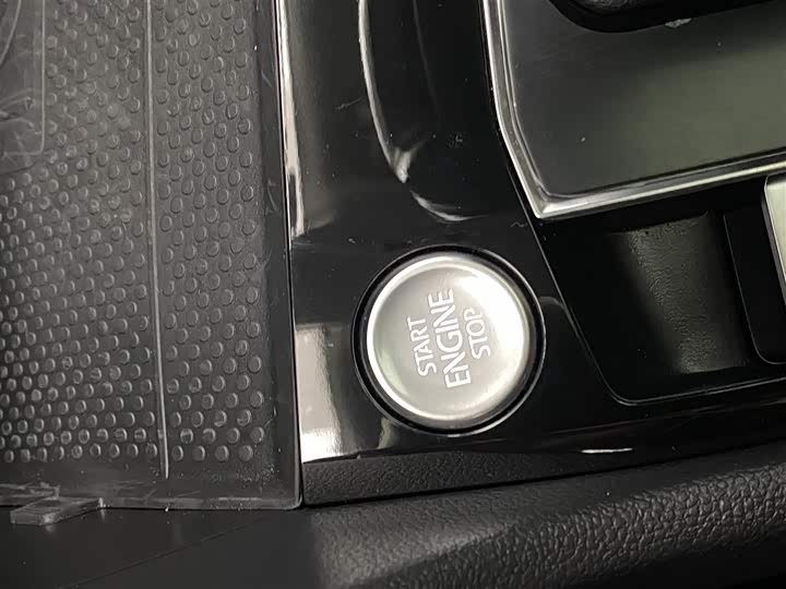 Фото 5 - Volkswagen Tiguan X