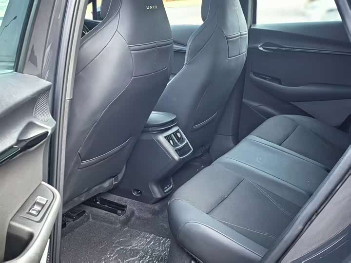 Photo 5 - Volkswagen ID.Unyx