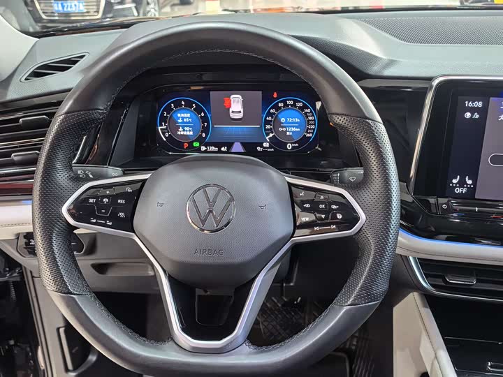 Photo 8 - Volkswagen Teramont Pro