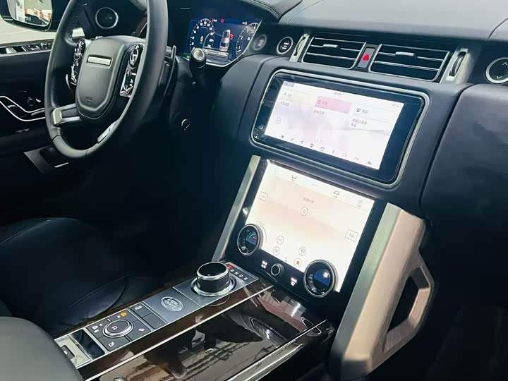 Photo 3 - Land Rover Range Rover