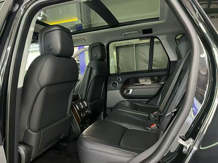 Photo 4 - Land Rover Range Rover