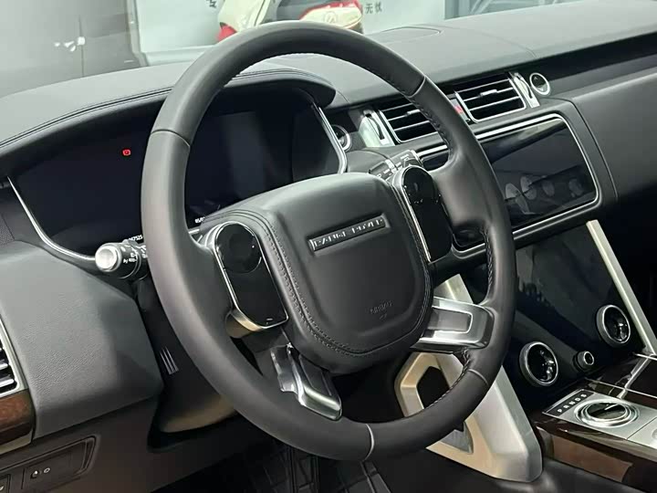 Photo 5 - Land Rover Range Rover