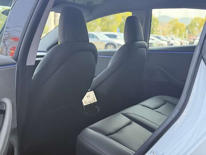 Фото 7 - Tesla Model 3