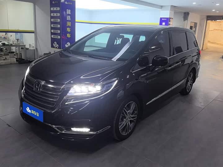 Фото 1 - Honda Elysion