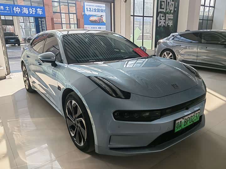 Фото 1 - Zeekr 001