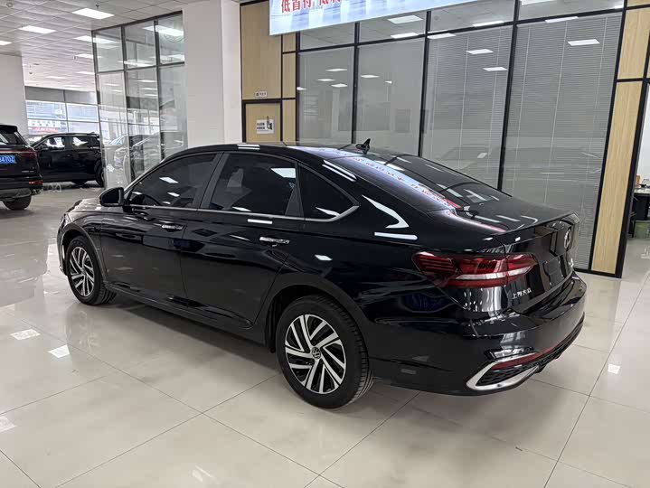 Фото 4 - Volkswagen Lavida